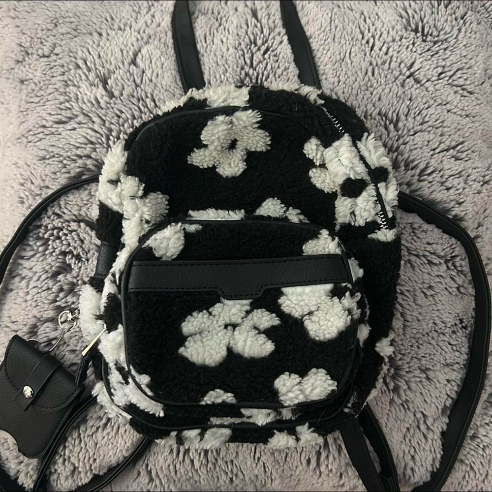 soft black and white flower backpack 🌸🤍